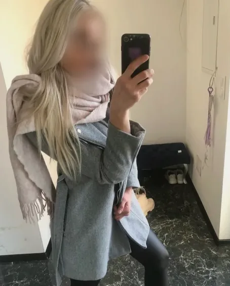 Andrea, 24