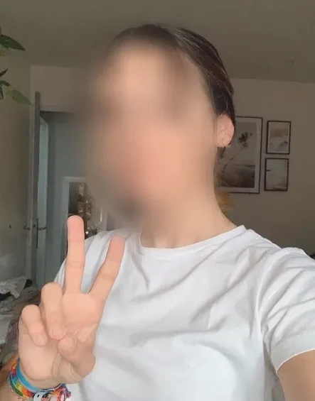 Astrid, 29