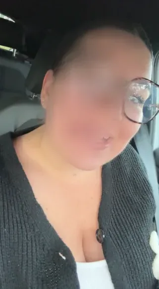 Clara, 27