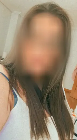 Emilia, 29