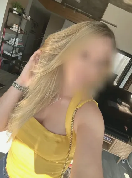 Emilia, 37