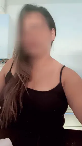 Emilia, 39