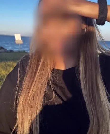 Emily, 20