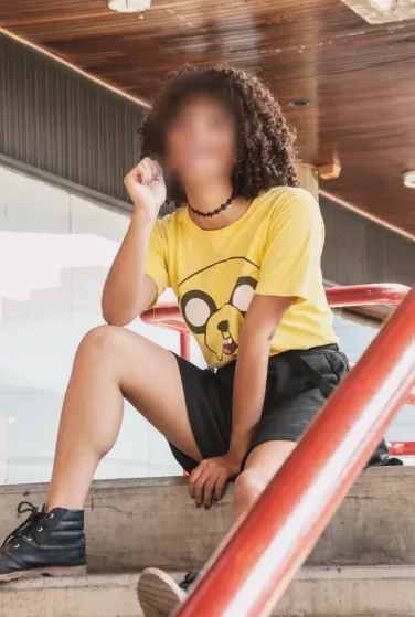 Ivona, 28