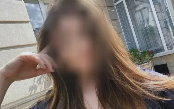 Jennifer, 19