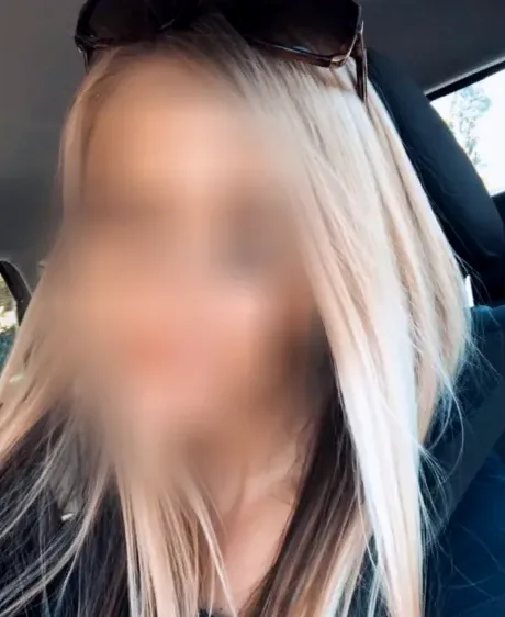 Martina, 35