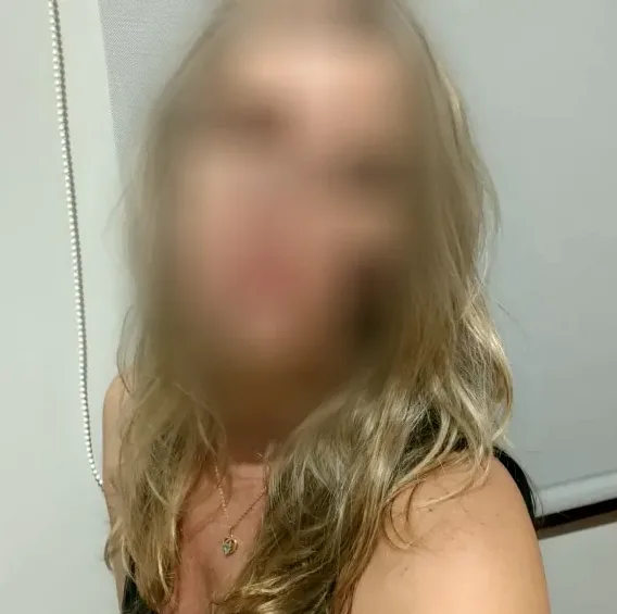 Michaela, 36