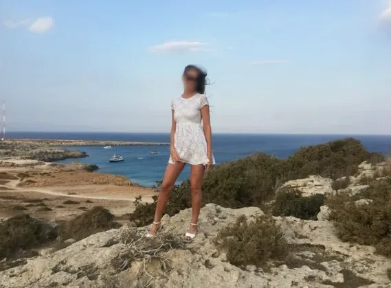 Nina, 34