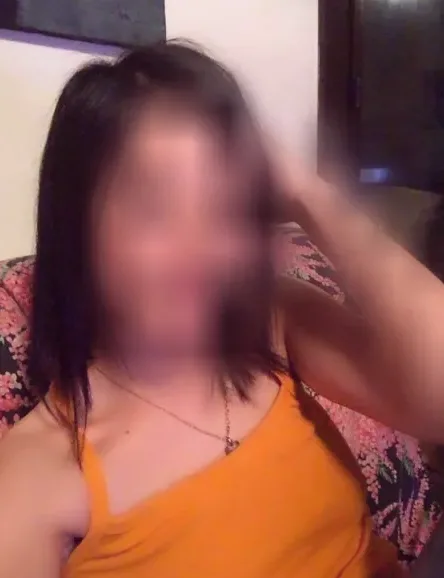Simone, 32