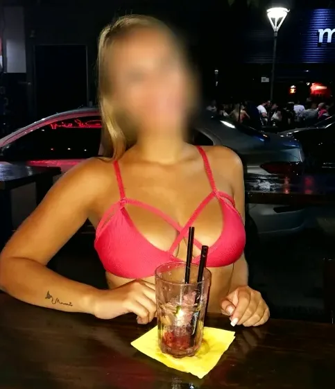 Sophia, 32